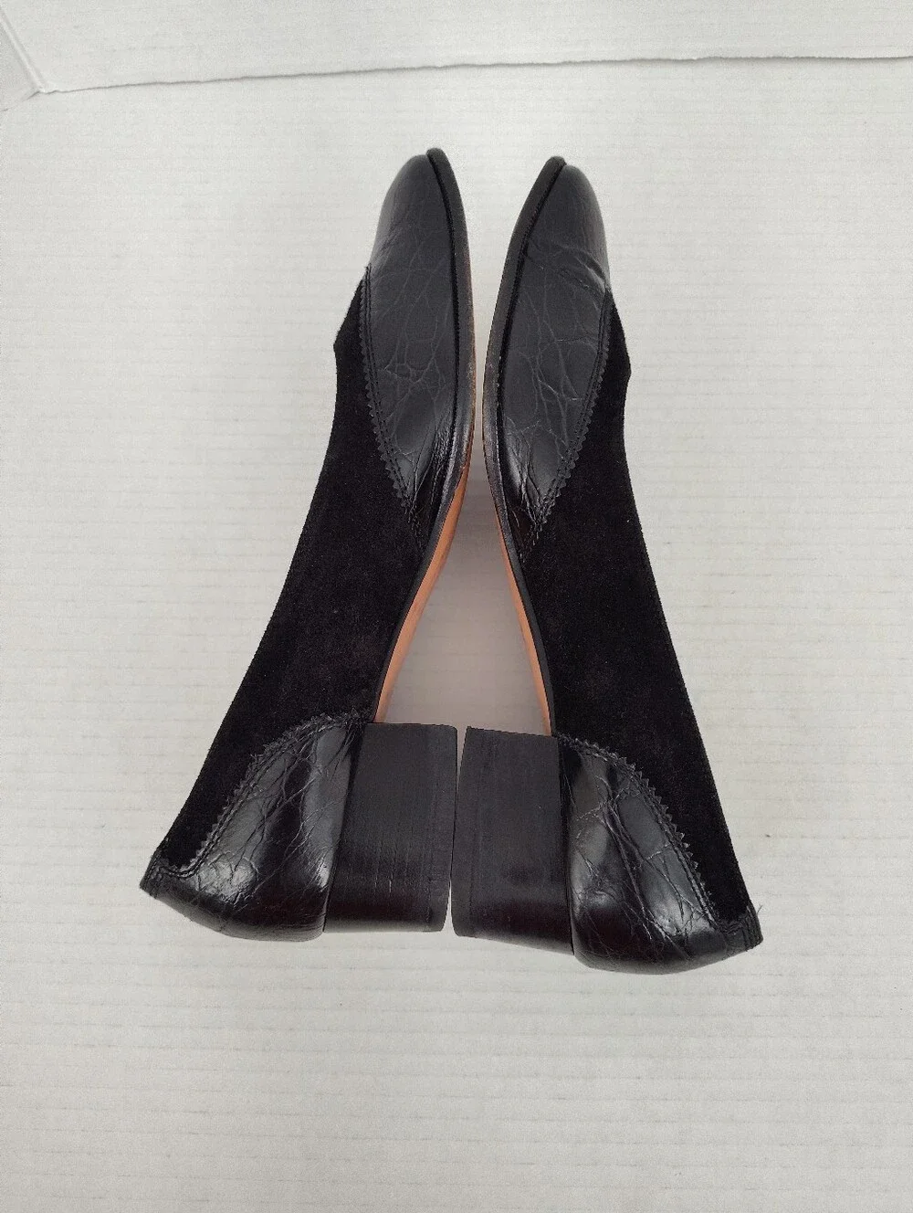 Salvatore FERRAGAMO Black Suede & Croc Leather Low Heel Spectator Pumps 8.5B